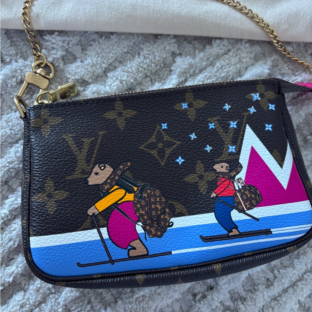 Louis Vuitton Vivienne Skiing Bears Bag - Picture 2 of 9